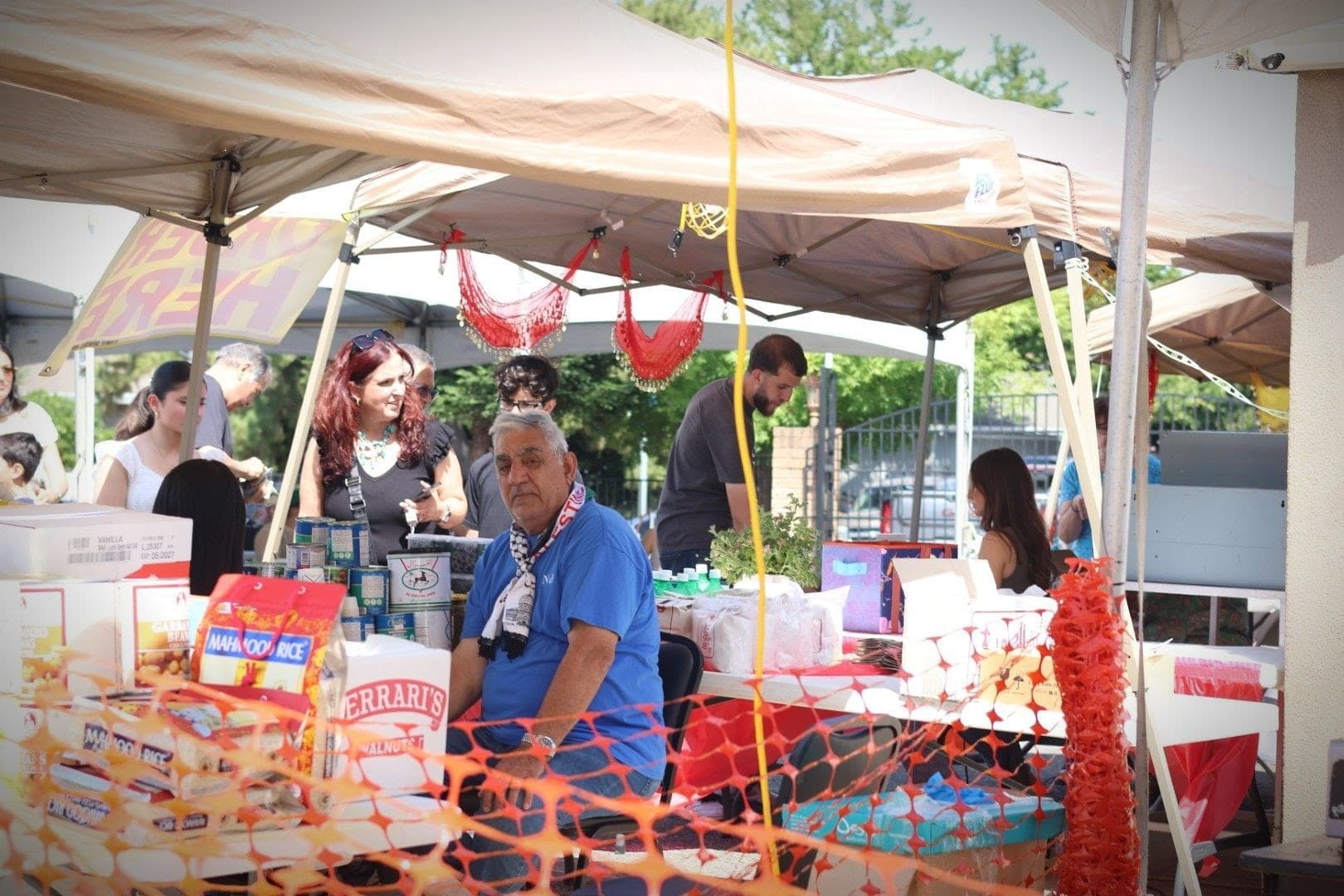 The food and snack tent, busy with guests